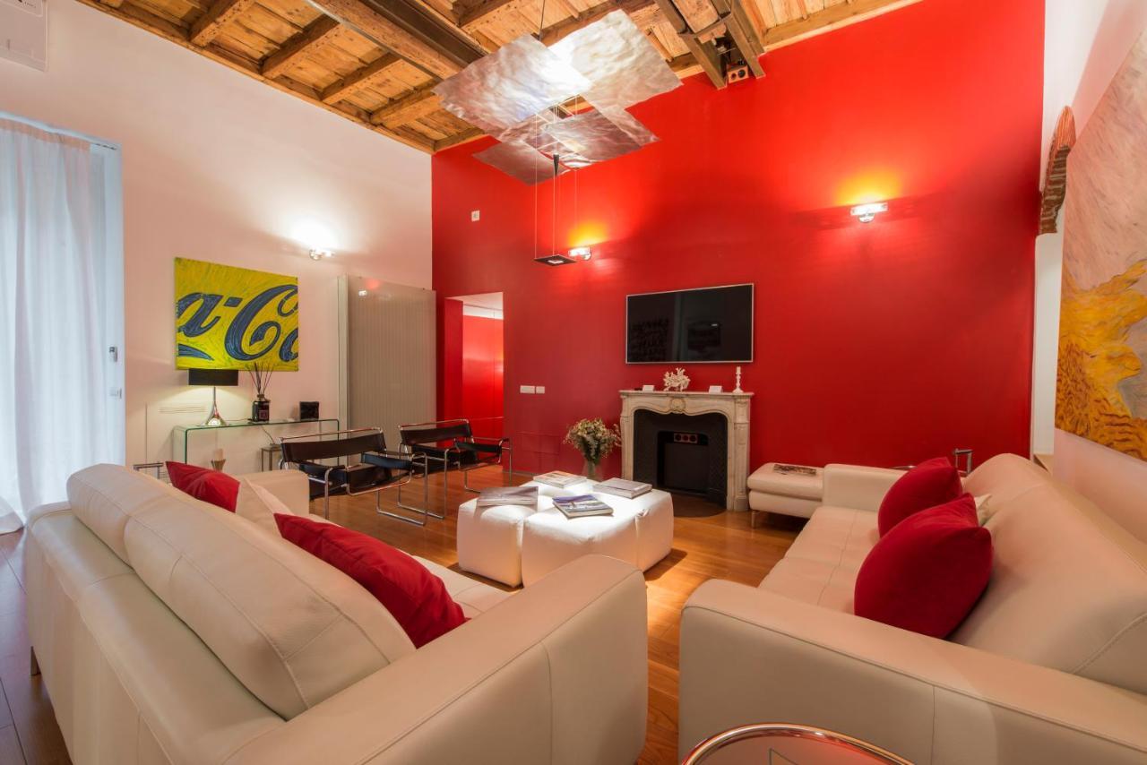 via Cerva - Raffinato ed elegante - Posizione centralissima Milano Esterno foto